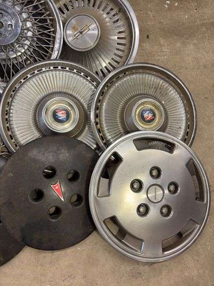 15+ hubcaps - see photos - Buick, Pontiac, Mazda, and more