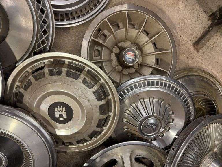 15+ hubcaps - see photos - Dodge, Cadillac, Buick, and more