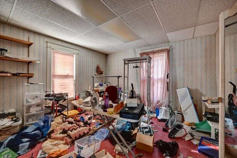 2-Story Home & Detached Garage