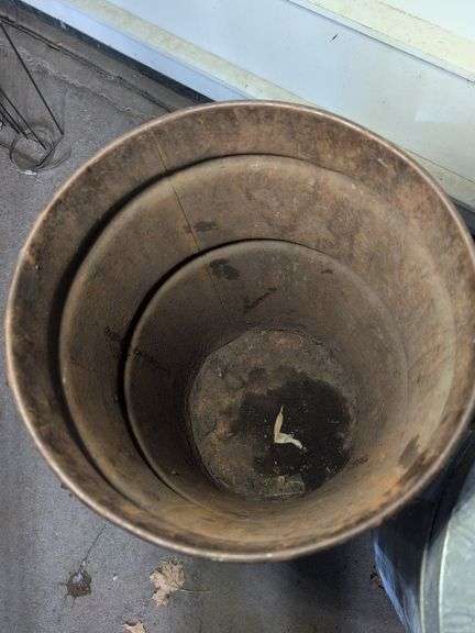 Galvanized steel trash can and metal barrel