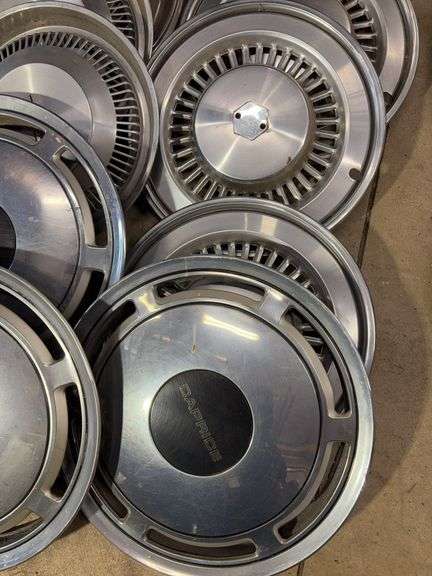 15+ hubcaps - see photos - Buick, Caprice, and more