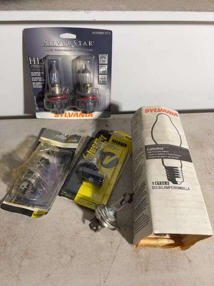 Flat of vehicle light bulbs - see photos