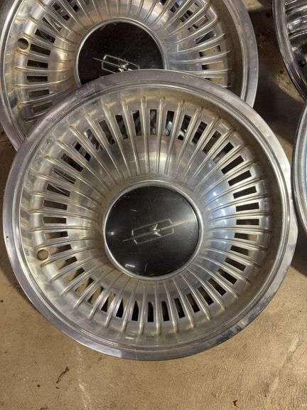 15+ hubcaps - see photos - Mustang, Oldsmobile, and more