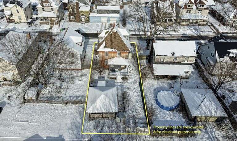 2-Story Home & Detached Garage