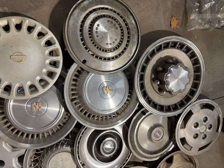 (15+) Hub caps including Sky hawk, Pontiac and more