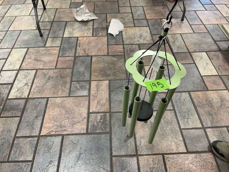 AVRIA HAND-TUNED WIND CHIMES- NWT