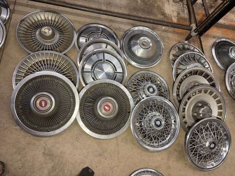 15+ hubcaps - see photos - Buick, Ford, and more