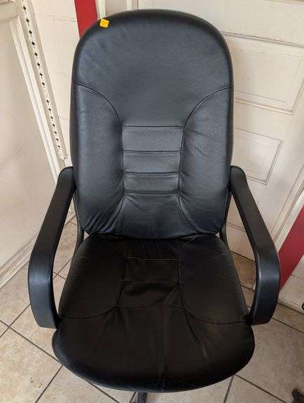 (2) chairs and office swivel chair