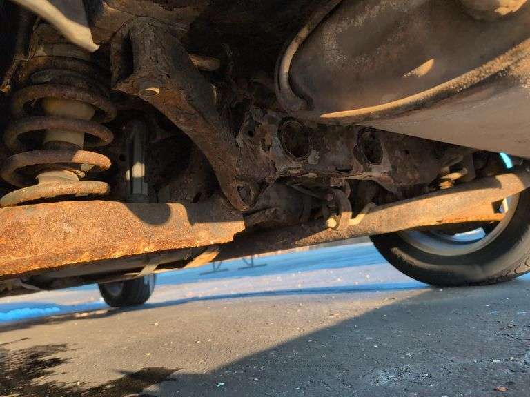 2008 Saturn Vue SW - showing 125,456 miles - runs good