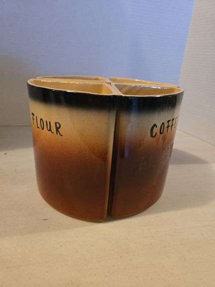 EMOND U.S.A 32 STONEWARE TRIANGULAR CANISTERS SET