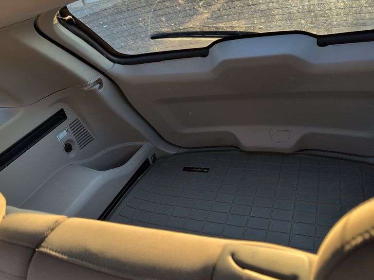 2008 Saturn Vue SW - showing 125,456 miles - runs good