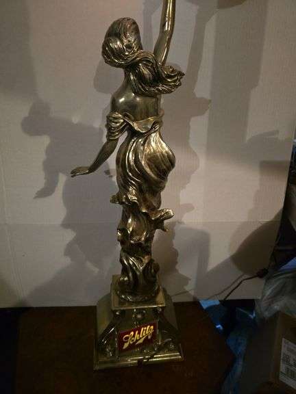 VERY NICE 1976 SCHLITZ LIGHTUP BEER SIGN WORKS 45" TALL