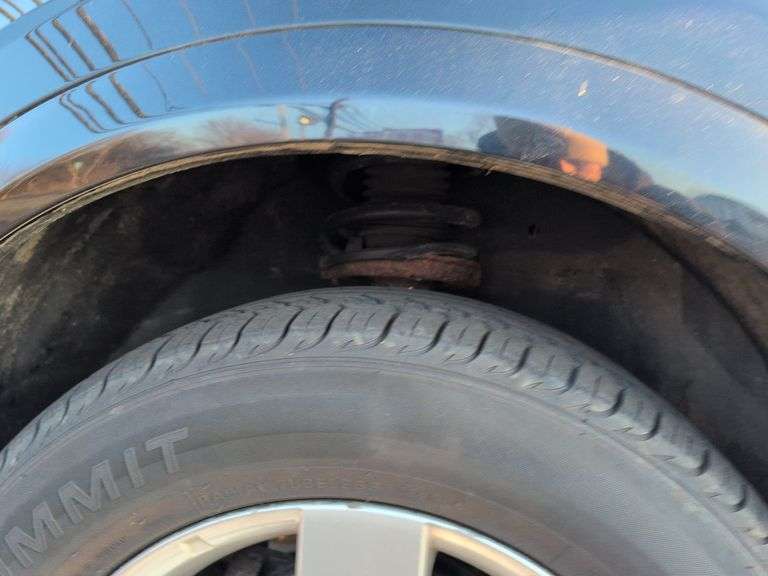 2008 Saturn Vue SW - showing 125,456 miles - runs good