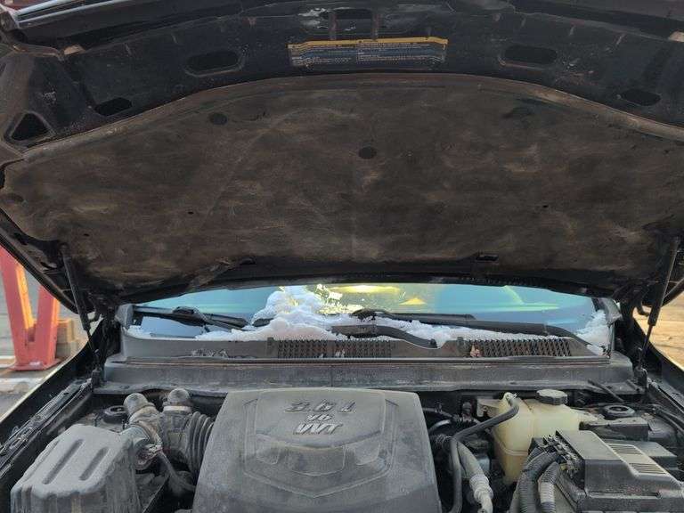 2008 Saturn Vue SW - showing 125,456 miles - runs good