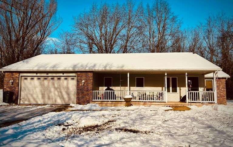 Rare Acreage Gem in Roches...