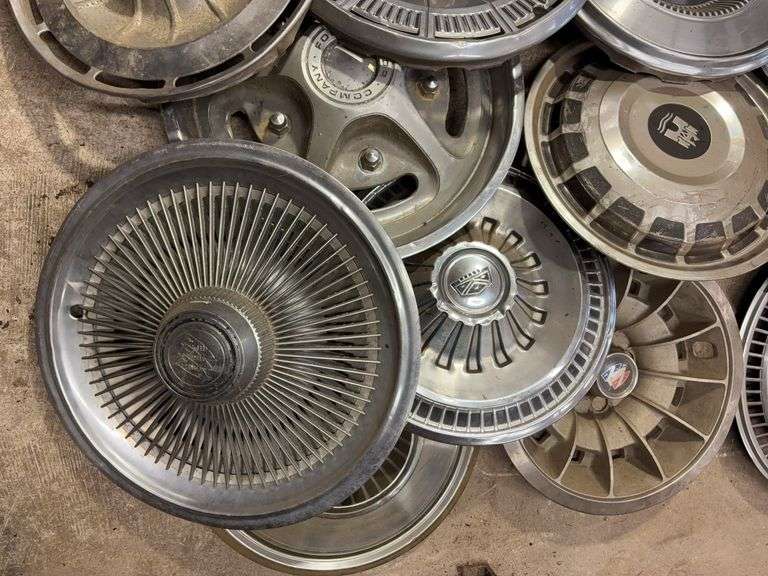 15+ hubcaps - see photos - Dodge, Cadillac, Buick, and more