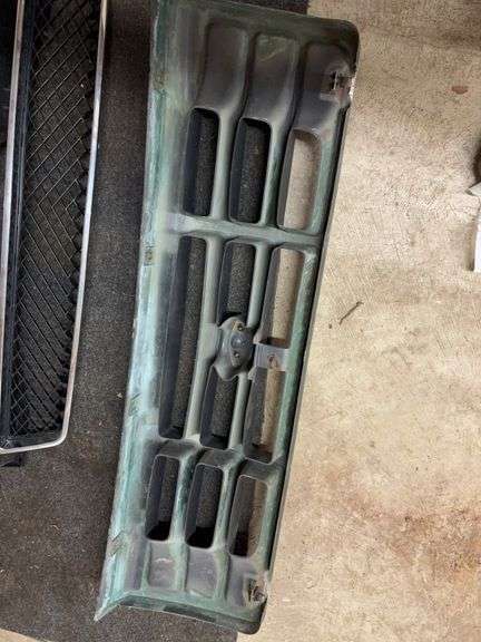 (4) grills- Ford, Chevy and more
