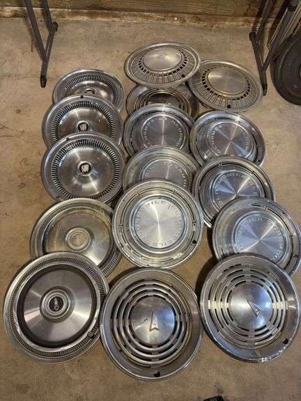 15+ hubcaps - see photos - Oldsmobile, Pontiac, Buick, and more
