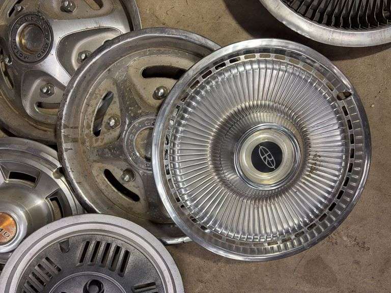 15+ hubcaps - see photos - PMD, Pontiac, and more