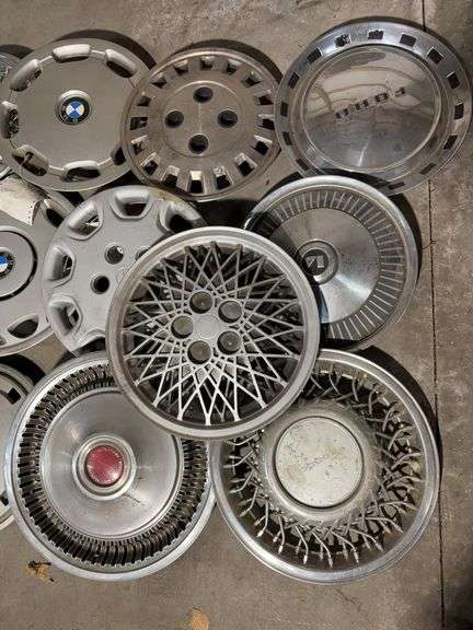 (15+) hubcaps including BMW, Pontiac, and more