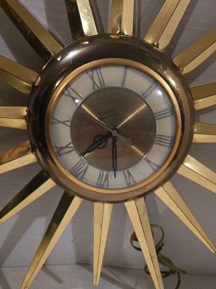 UNITED STARBURST MODEL 924 MID CENTURY CLOCK MOTOR WORKS HANDS ARE LOOSE