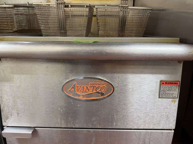 Avantco Tube Floor Fryer
