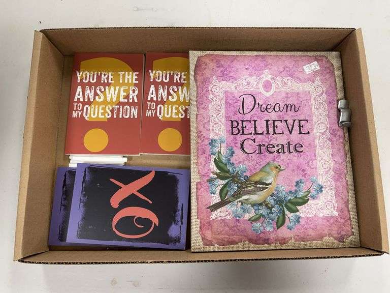 CANVAS WALL ART & DECOR - NWT