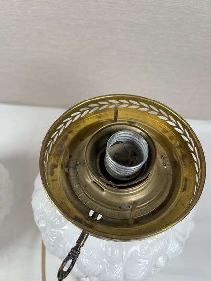 FENTON GONE WITH THE WIND POPPY LAMP