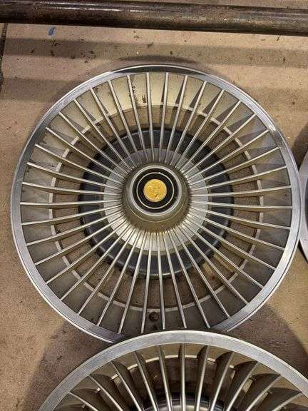 15+ hubcaps - see photos - Buick, Ford, and more