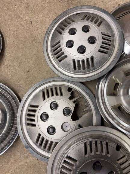 15+ hubcaps - see photos - PMD, Pontiac, and more