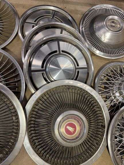 15+ hubcaps - see photos - Buick, Ford, and more