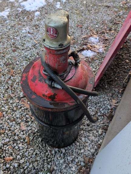 Ford airless spray undercoating with Balcrank industrial pump - appears empty