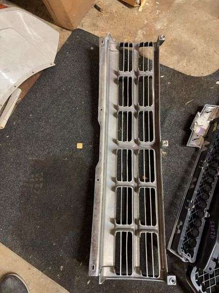 (4) grills- Ford, Chevy and more