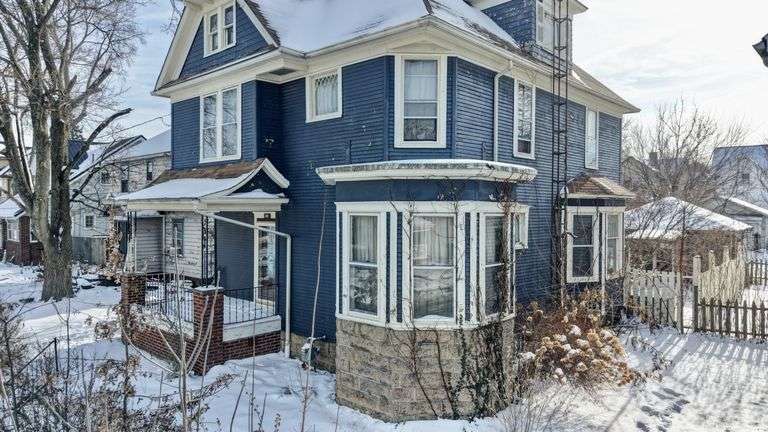 2-Story Home & Detached Garage