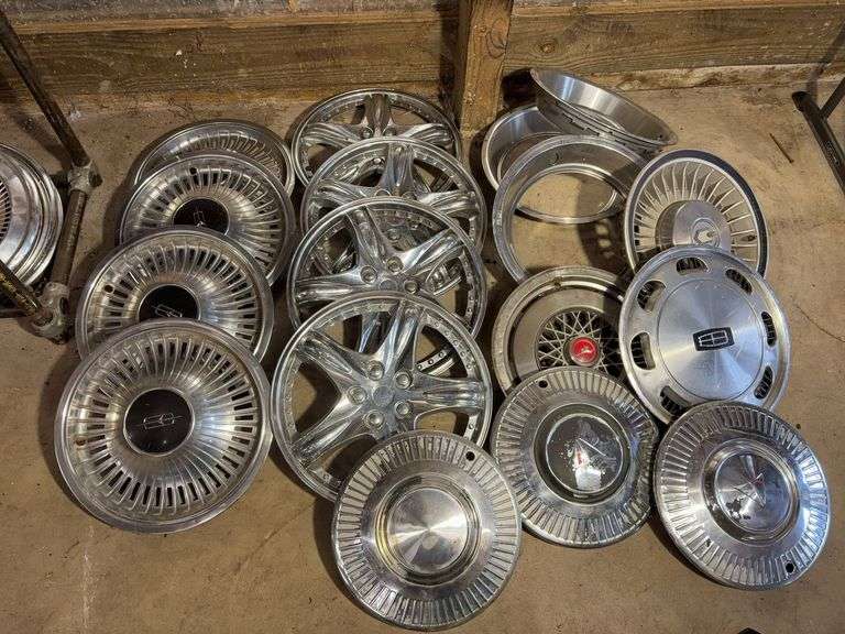 15+ hubcaps - see photos - Mustang, Oldsmobile, and more