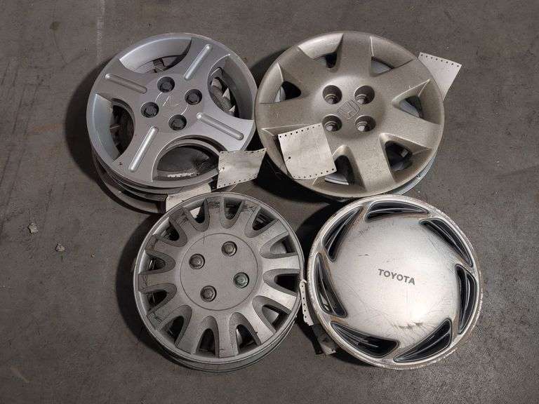 10+ hubcaps - Honda, Toyota, and more