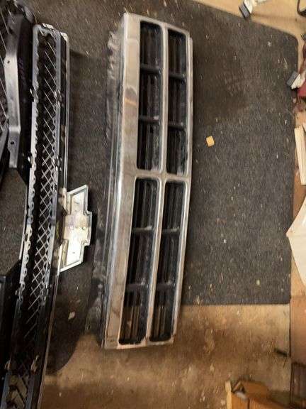 (4) grills- Ford, Chevy and more