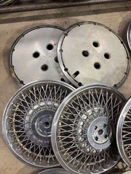 15+ hubcaps - see photos - Buick, Pontiac, Mazda, and more