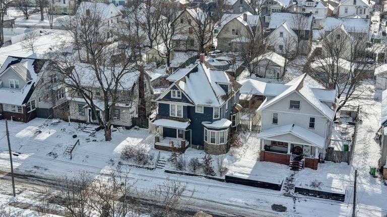 2-Story Home & Detached Garage
