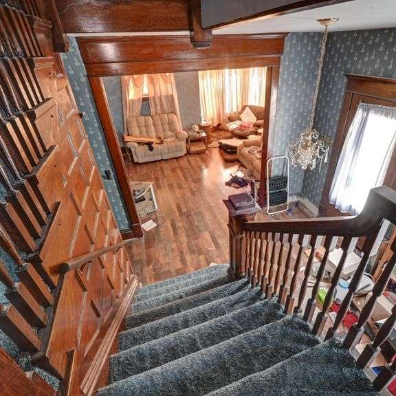 2-Story Home & Detached Garage