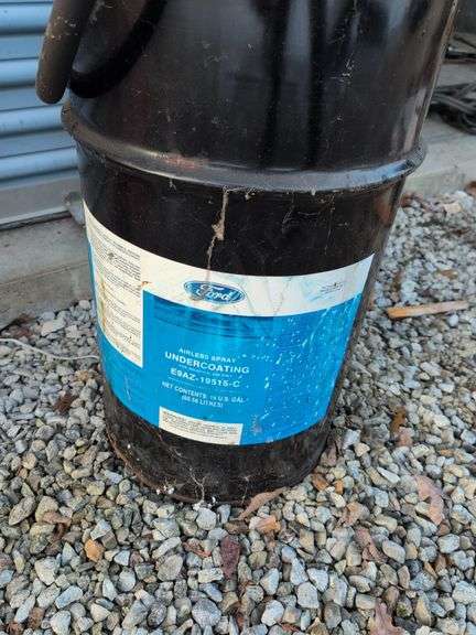 Ford airless spray undercoating with Balcrank industrial pump - appears empty
