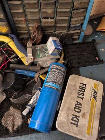 (2) screw organizers, safety glasses, and more