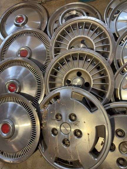 15+ hubcaps - see photos - Chevy, Pontiac, Mustang, and more