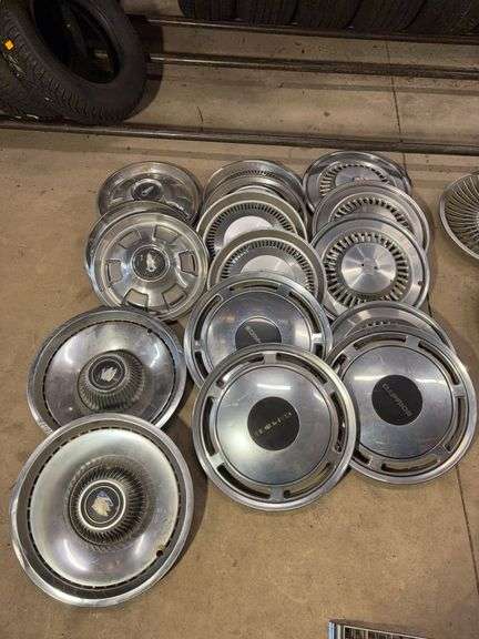 15+ hubcaps - see photos - Buick, Caprice, and more