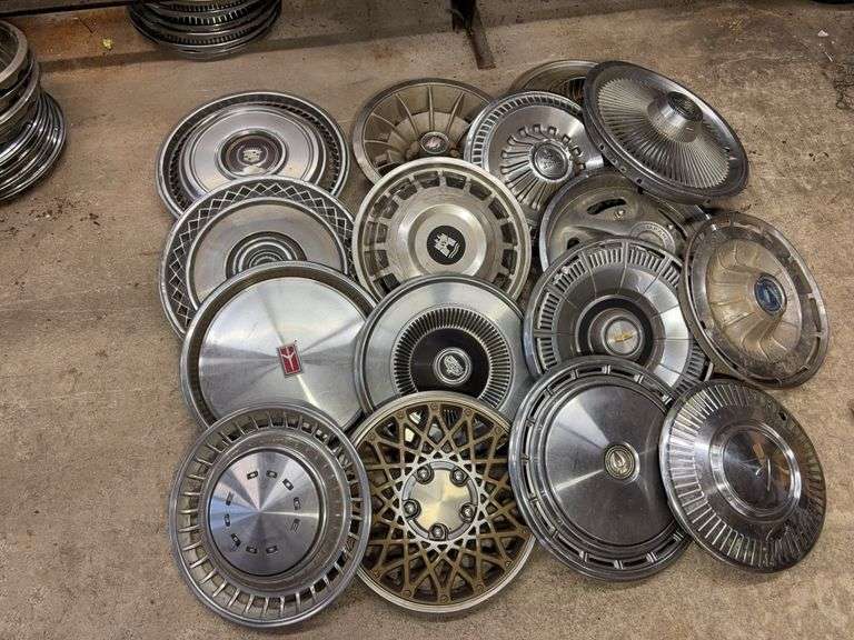 15+ hubcaps - see photos - Dodge, Cadillac, Buick, and more