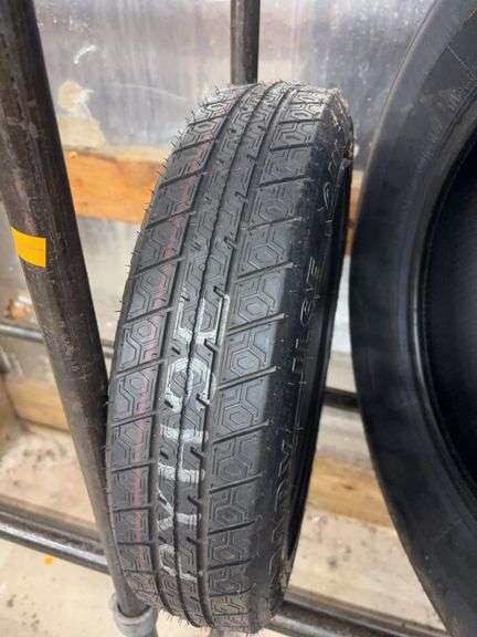 Tire like new with rim - 125/70/15