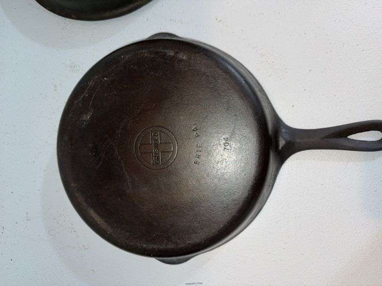 GRISWOLD #8 SKILLET WITH LID