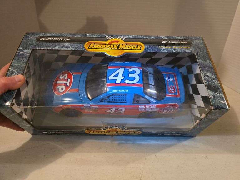 ERTL BOBBY HAMILTON 25TH ANNIVERSARY NASCAR MUSCLE CAR 1:18 SCALE NIB