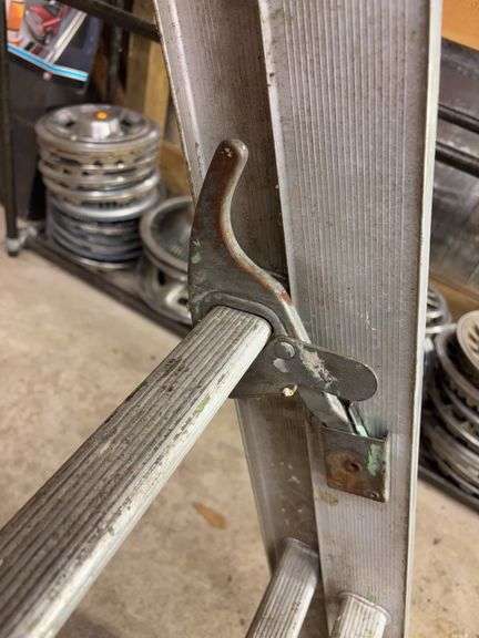 12' extension ladder - 24' fully extended