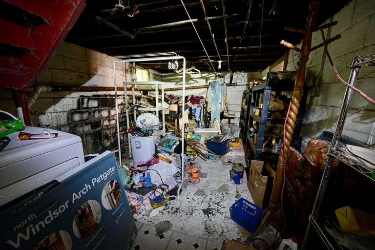 2-Story Home & Detached Garage